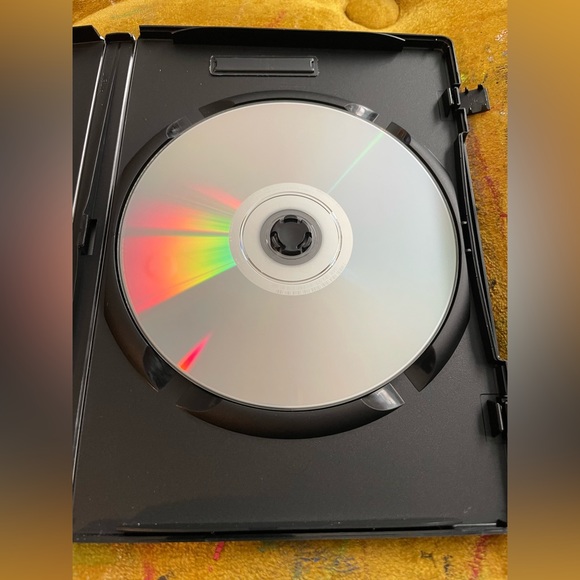 About a Boy (Widescreen Edition)DVD - Picture 4 of 4